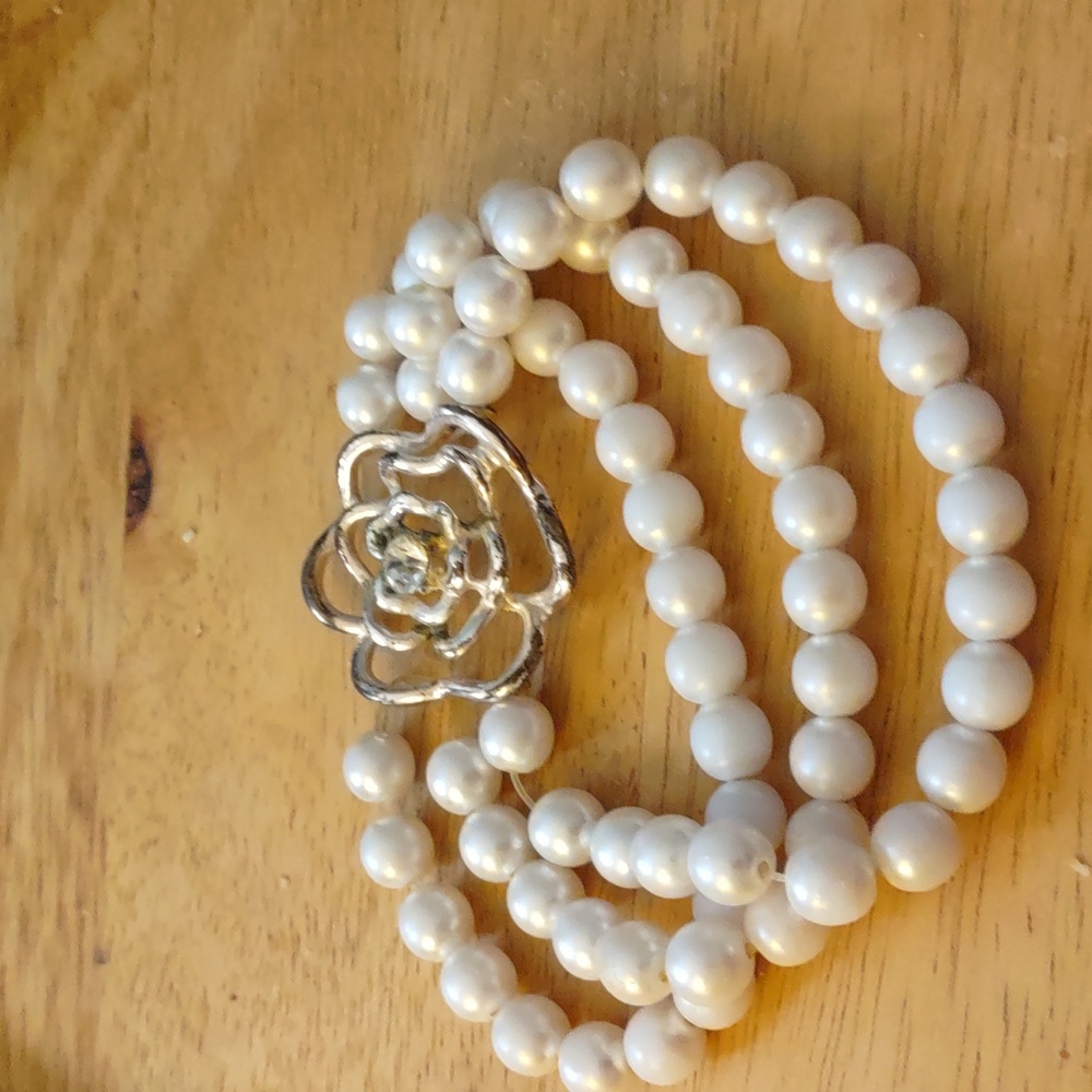 Sliver and pearl bracelet